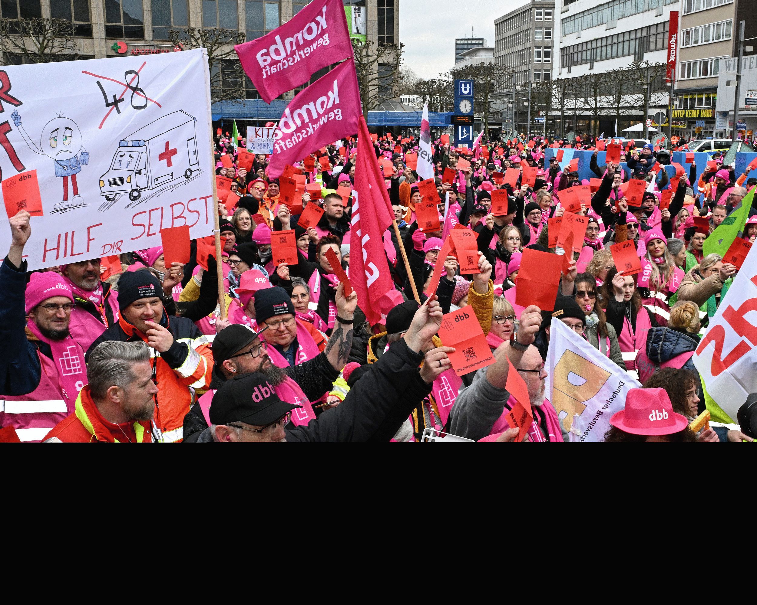 Warnstreik in NRW – Kundgebung in Bochum